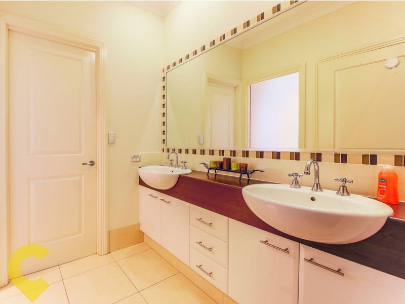 16 Amaray Drive, Upper Coomera QLD 4209