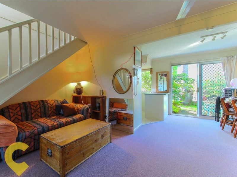 33/2 St Kevins Avenue, Benowa QLD 4217