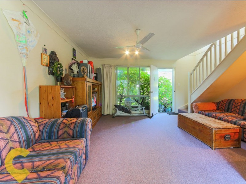 33/2 St Kevins Avenue, Benowa QLD 4217