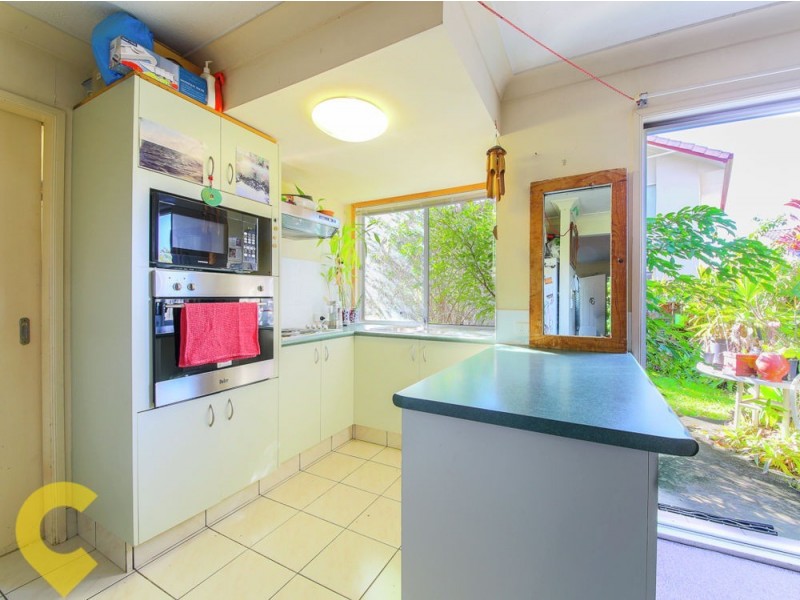 33/2 St Kevins Avenue, Benowa QLD 4217