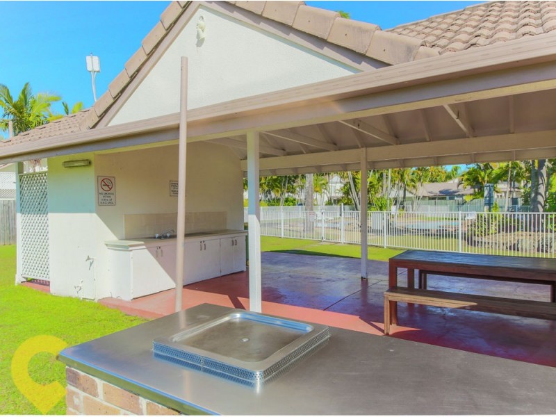 33/2 St Kevins Avenue, Benowa QLD 4217