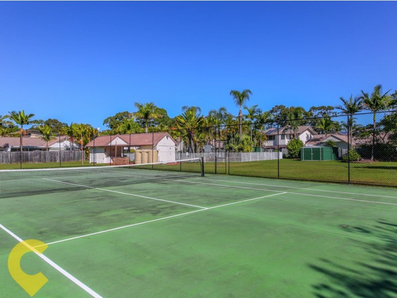 33/2 St Kevins Avenue, Benowa QLD 4217