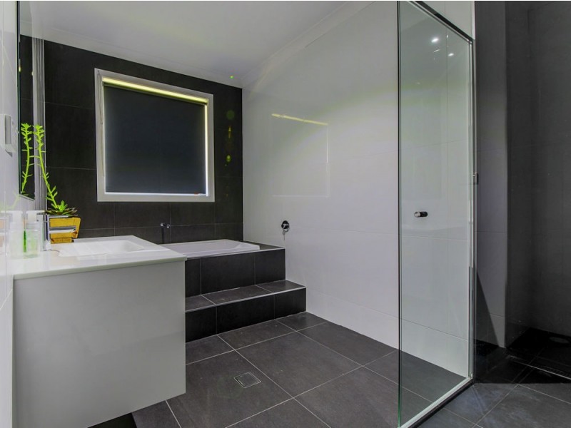 66 Carrington Road, Bonogin QLD 4213