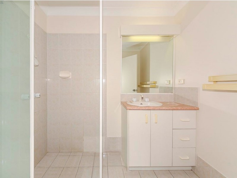 9/8 Doyalson Street, Helensvale QLD 4212