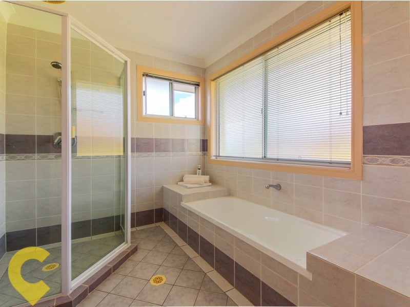 7 Oyster Cove Promenade, Helensvale QLD 4212