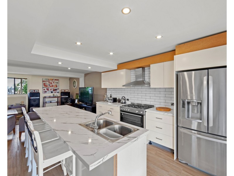 8 Jingella Street, Hope Island QLD 4212