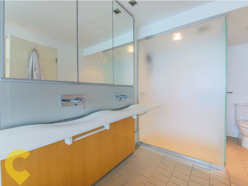 2308/2 Ephraim Island, Paradise Point QLD 4216