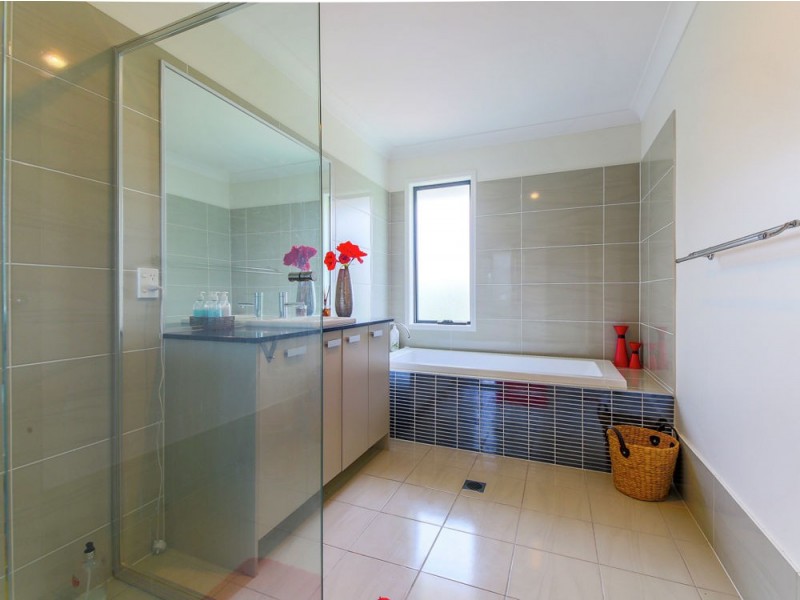 1 Serenade Drive, Coomera Waters QLD 4209