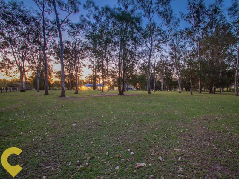 76 Racecourse Place, Tamborine QLD 4270