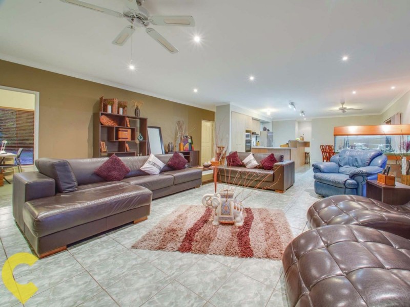 76 Racecourse Place, Tamborine QLD 4270