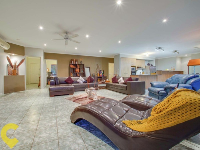 76 Racecourse Place, Tamborine QLD 4270