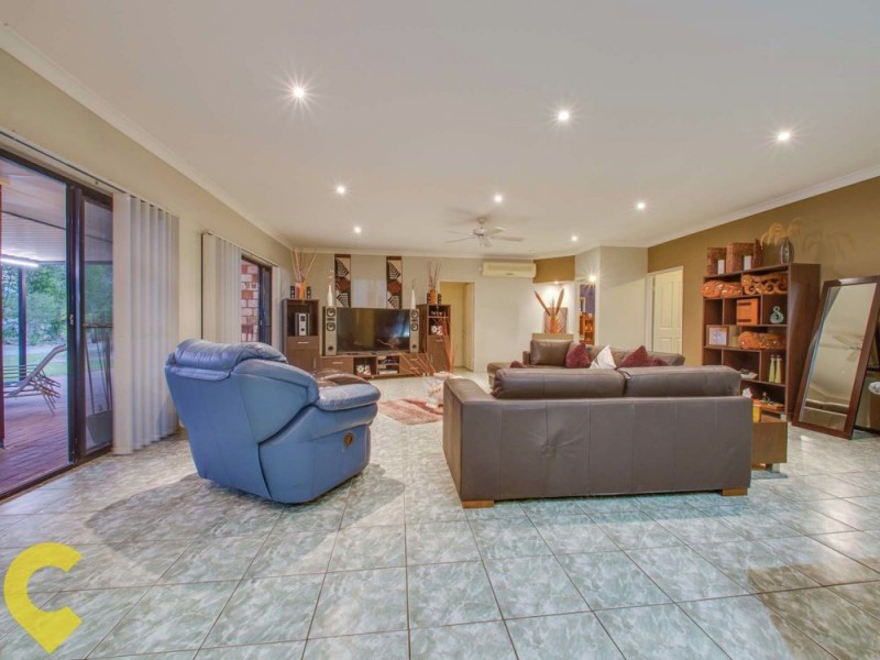 76 Racecourse Place, Tamborine QLD 4270