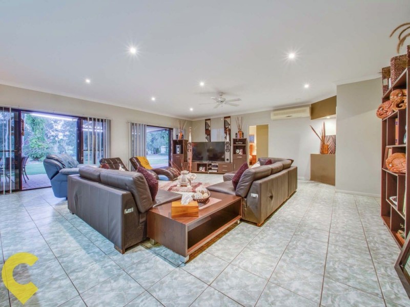 76 Racecourse Place, Tamborine QLD 4270