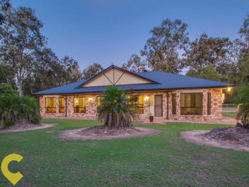 76 Racecourse Place, Tamborine QLD 4270