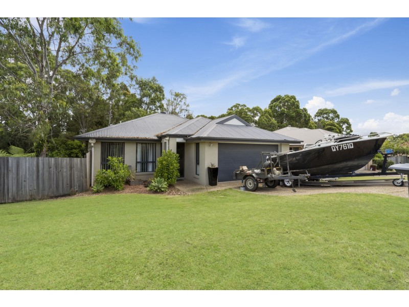 6 Matthews Crescent, Pimpama QLD 4209