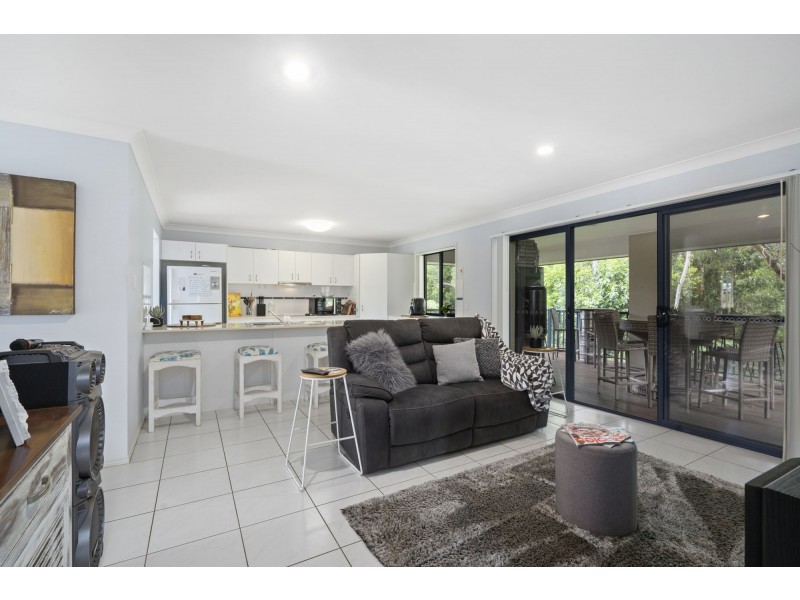 6 Matthews Crescent, Pimpama QLD 4209