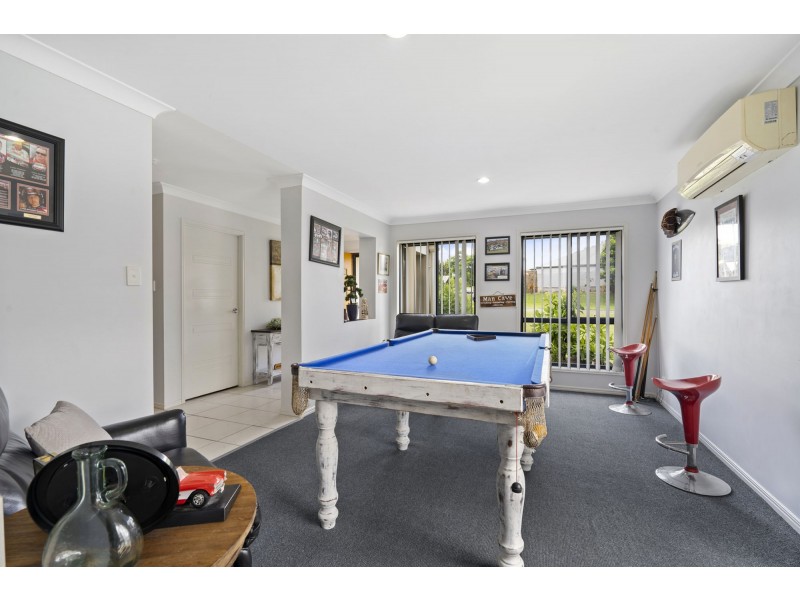 6 Matthews Crescent, Pimpama QLD 4209