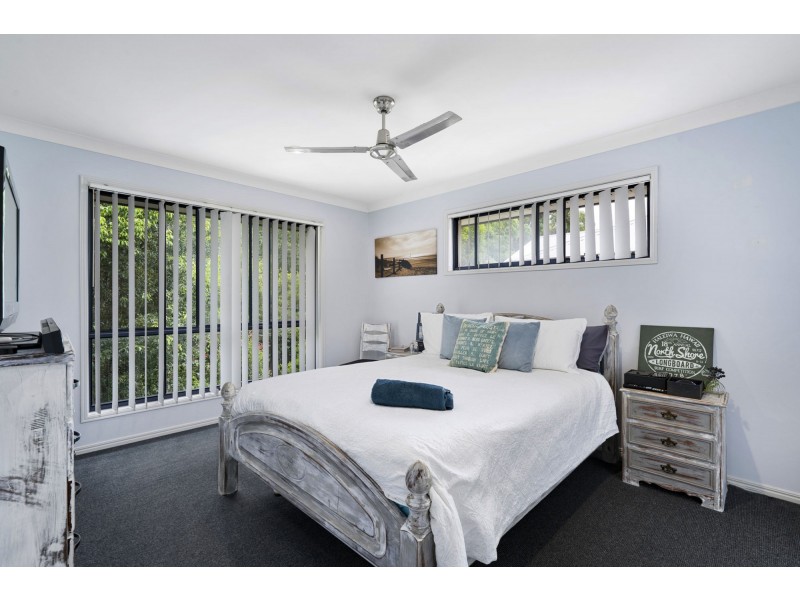 6 Matthews Crescent, Pimpama QLD 4209