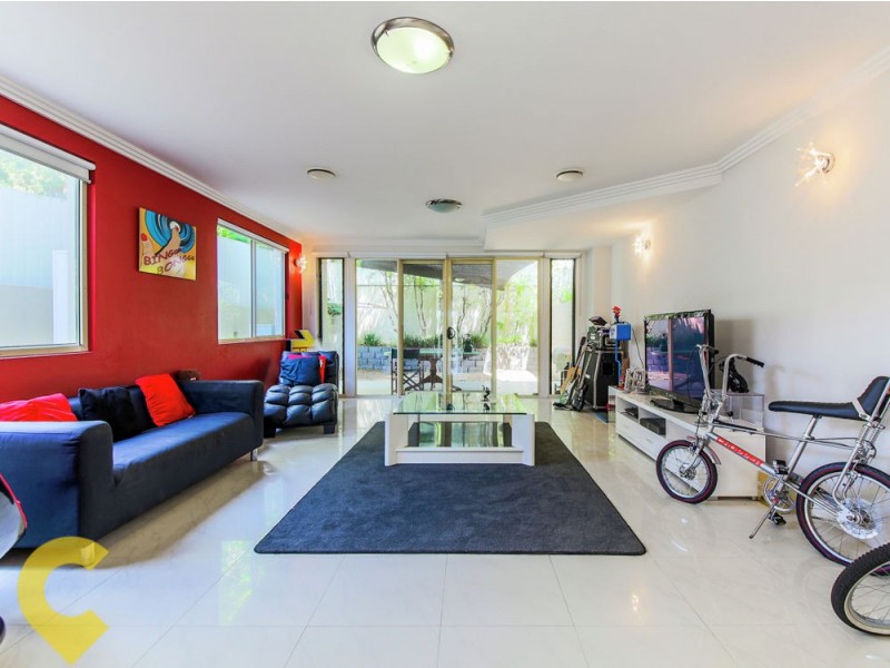 1/4 King Street, Southport QLD 4215