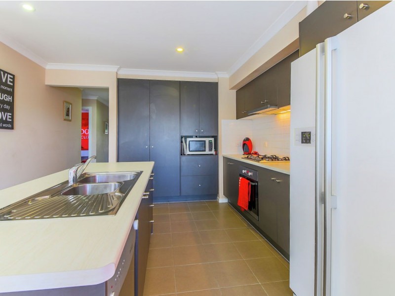 2/27 Waterhouse Drive, Willow Vale QLD 4209