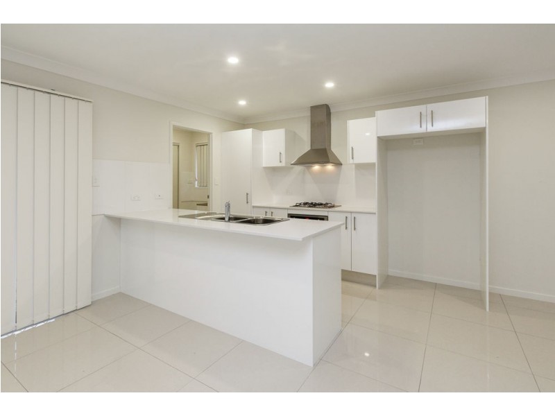 62 Hanover Drive, Pimpama QLD 4209