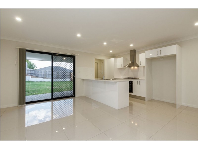 62 Hanover Drive, Pimpama QLD 4209