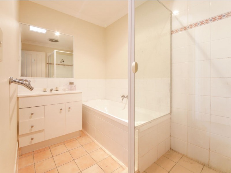 36/74 Universal Street, Pacific Pines QLD 4211