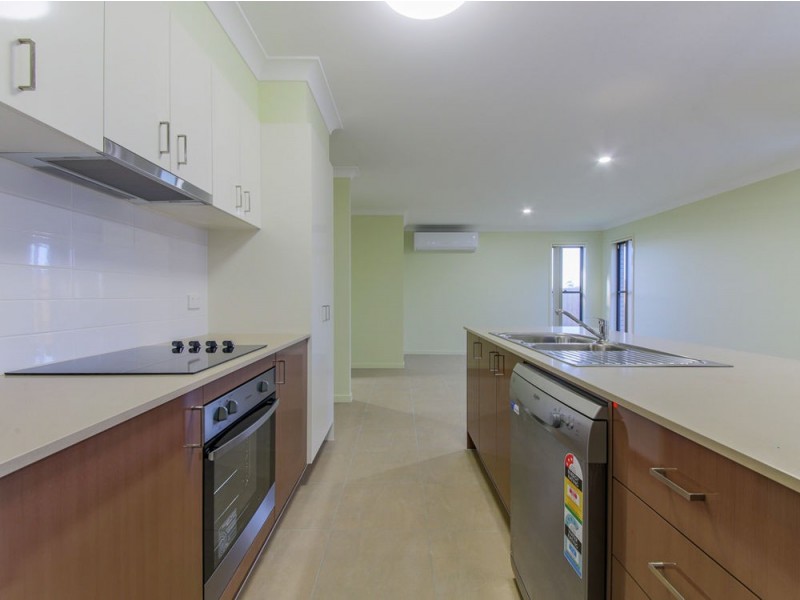 6 Percy Earl Crecent, Pimpama QLD 4209
