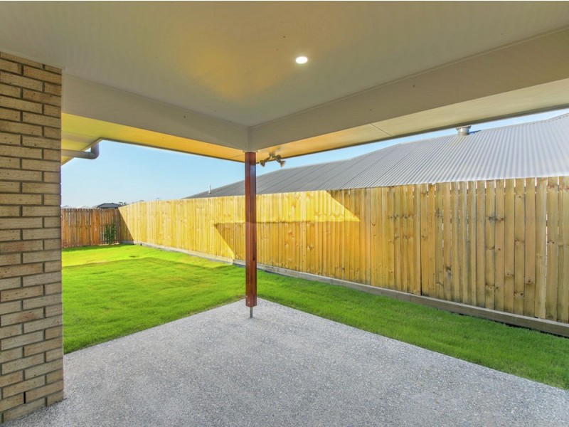 6 Percy Earl Crecent, Pimpama QLD 4209