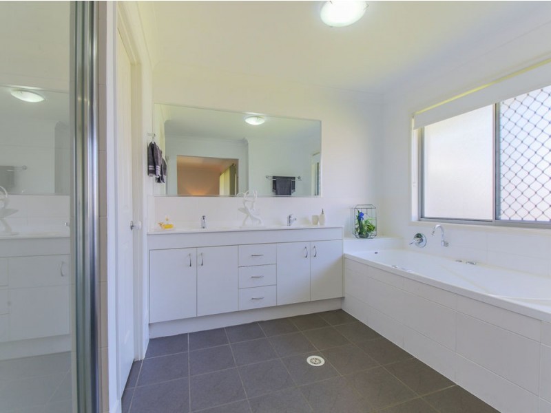 4 Daintree Drive, Coomera QLD 4209