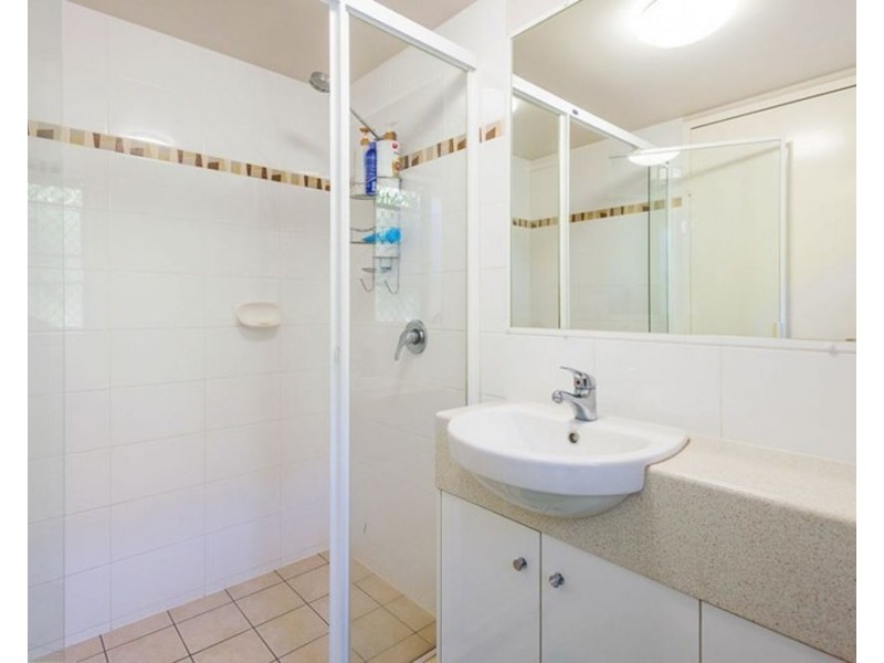 4/99 Muir street, Labrador QLD 4215