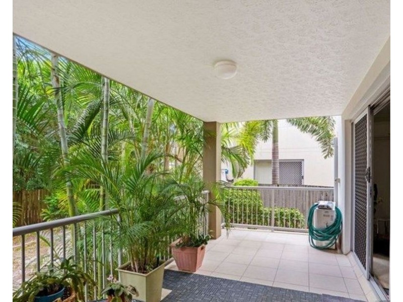 4/99 Muir street, Labrador QLD 4215