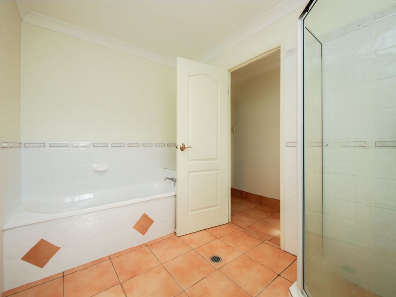 16 Petrel Place, Jacobs Well QLD 4208