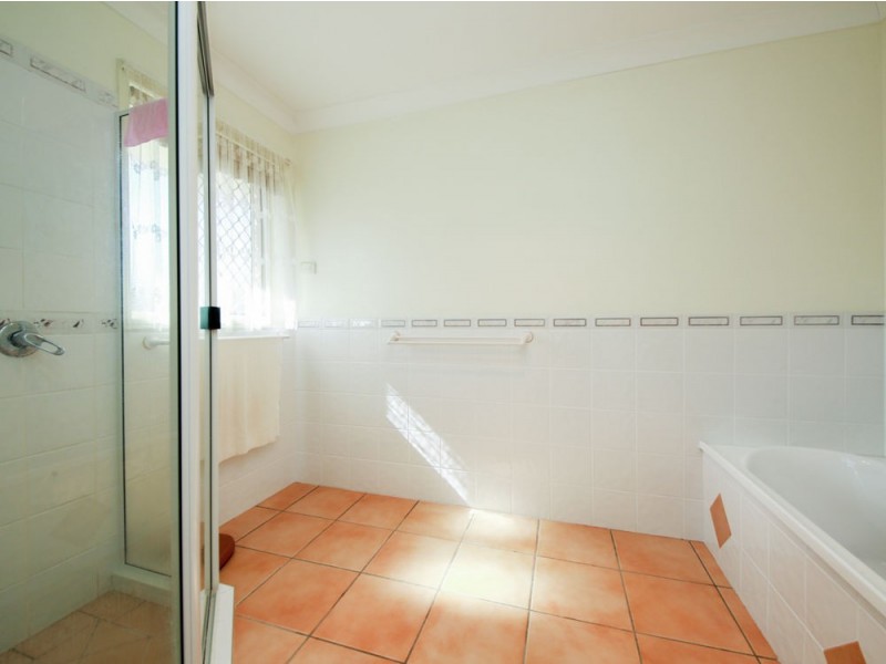 16 Petrel Place, Jacobs Well QLD 4208