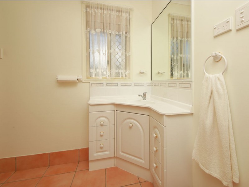 16 Petrel Place, Jacobs Well QLD 4208