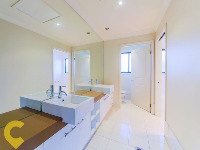 23 Hillary Circuit, Pacific Pines QLD 4211