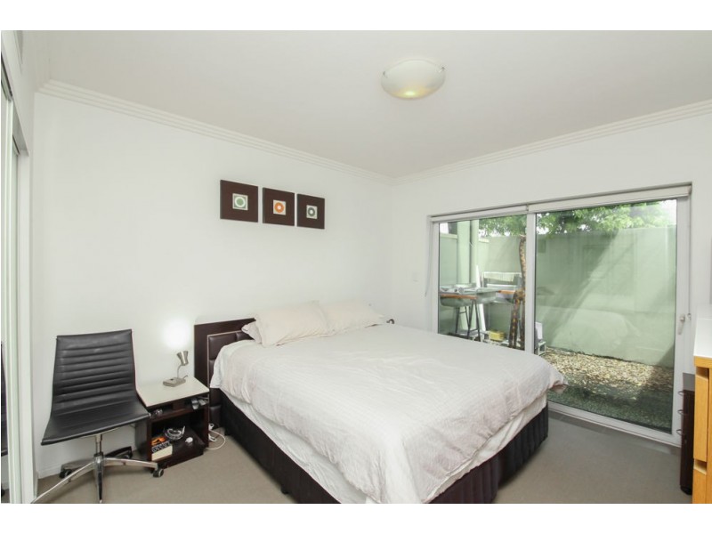 4/18-20 Rose Street, Southport QLD 4215