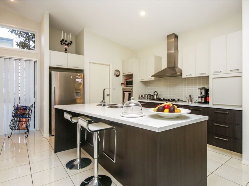 6 Cherry Court, Coomera QLD 4209