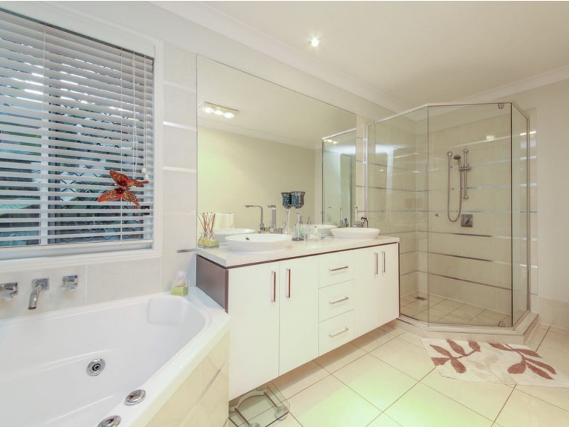 6 Cherry Court, Coomera QLD 4209