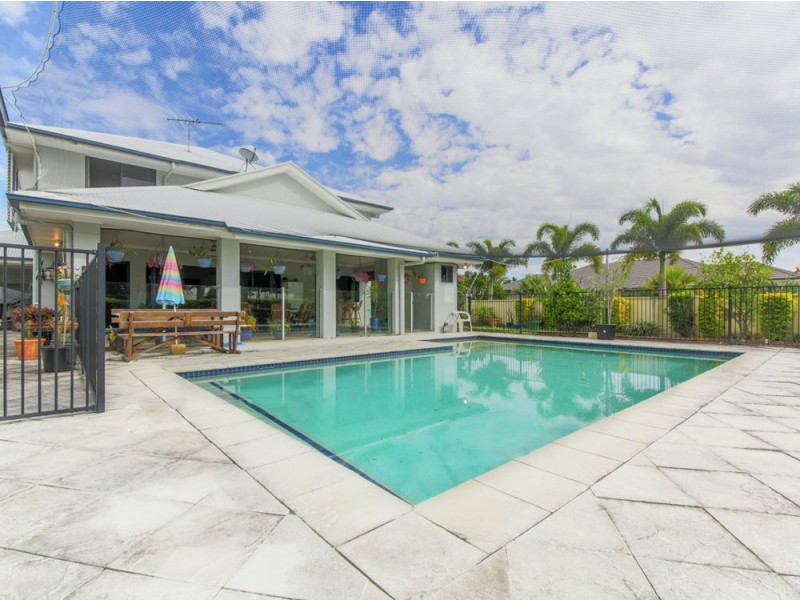 16 Marina Parade, Jacobs Well QLD 4208
