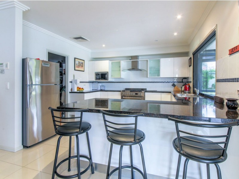 16 Marina Parade, Jacobs Well QLD 4208