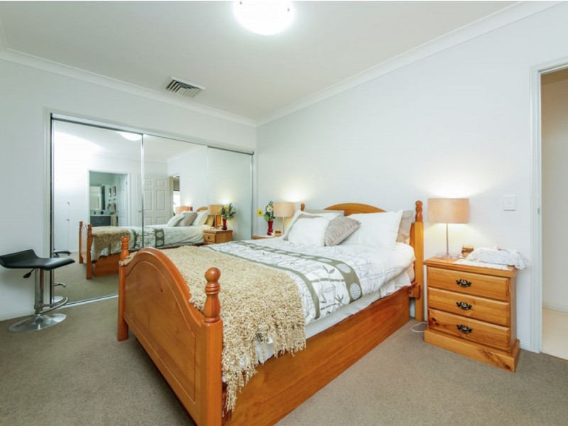 16 Marina Parade, Jacobs Well QLD 4208