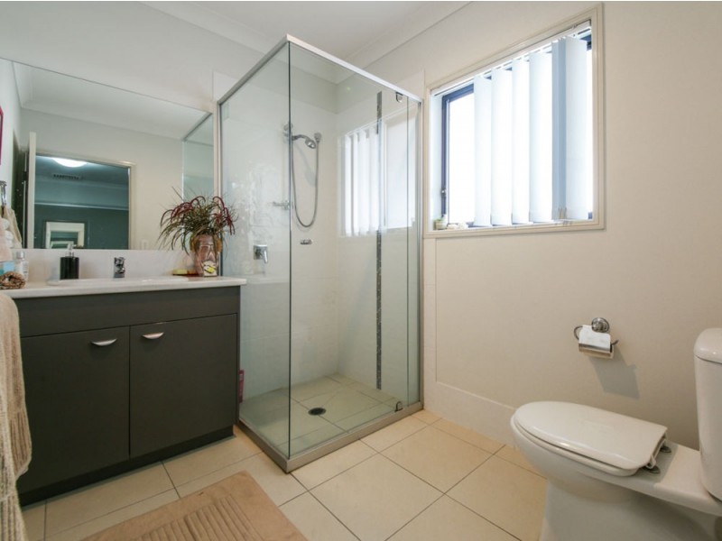 16 Marina Parade, Jacobs Well QLD 4208