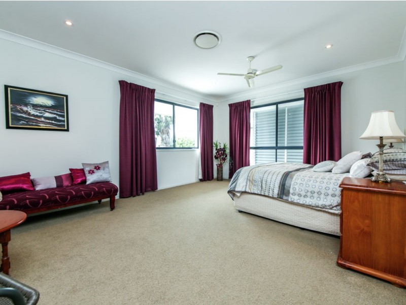 16 Marina Parade, Jacobs Well QLD 4208