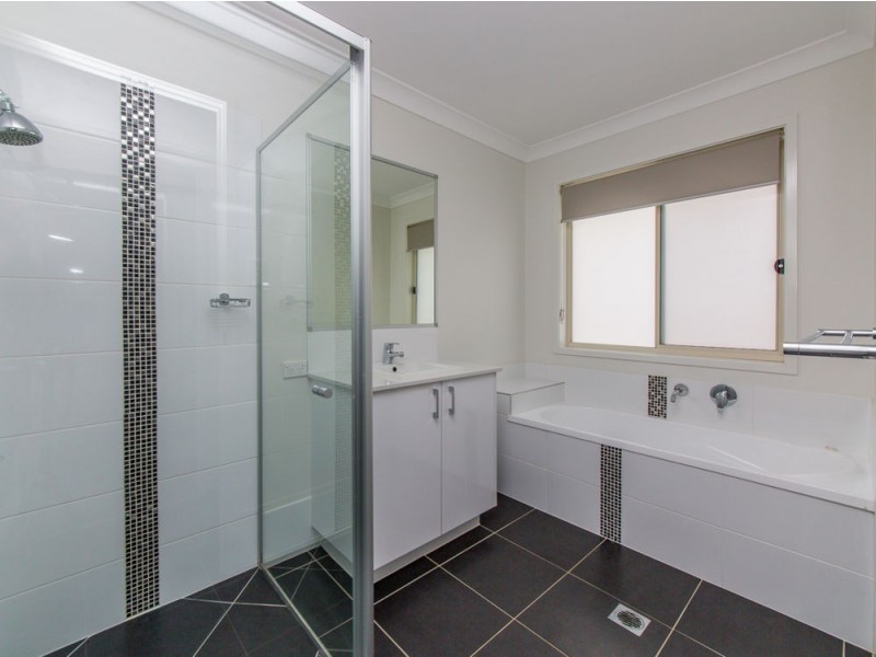 7 Cairnlea Drive, Pimpama QLD 4209