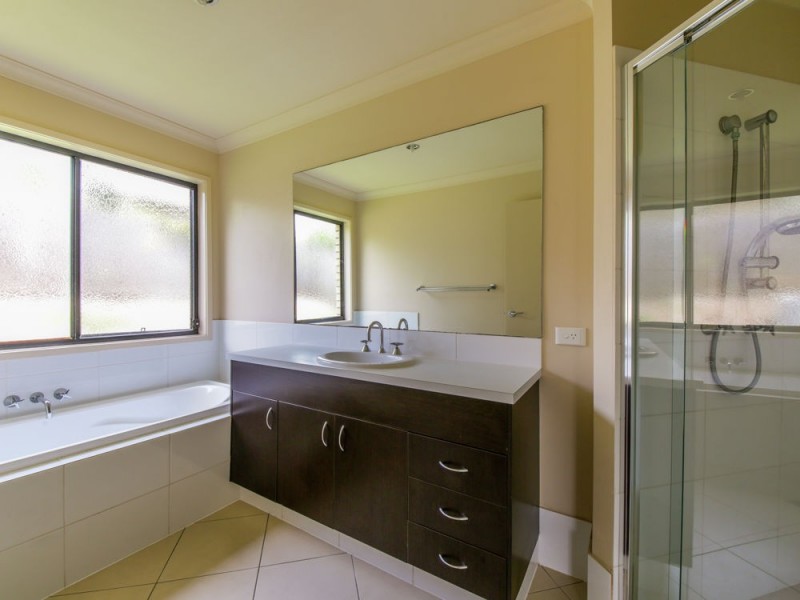 19 Matthews Crescent, Pimpama QLD 4209