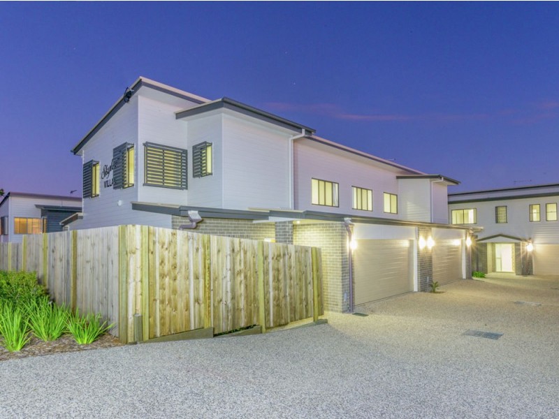 2/10 Fourth Avenue, Labrador QLD 4215