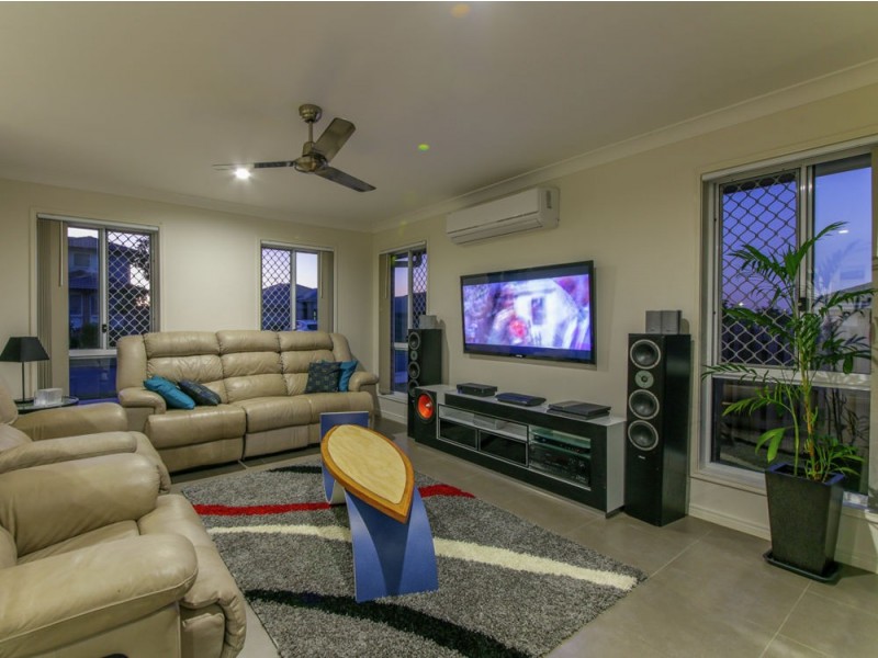 1 Carnarvon Court, Pimpama QLD 4209