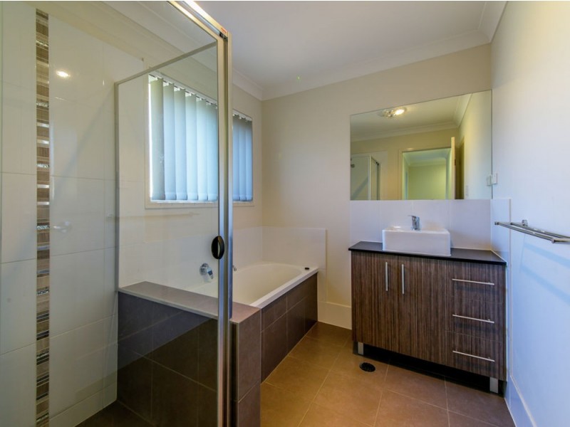 1 Carnarvon Court, Pimpama QLD 4209