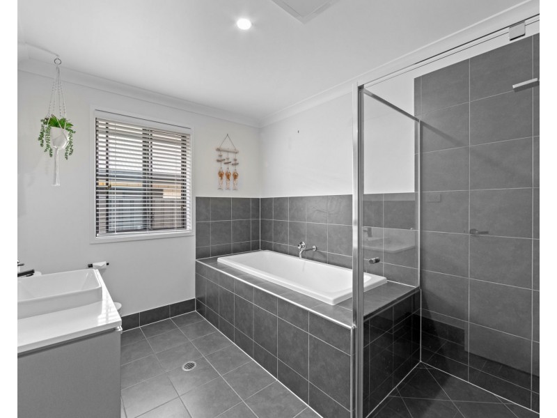 14 Cassidy Crescent, Willow Vale QLD 4209